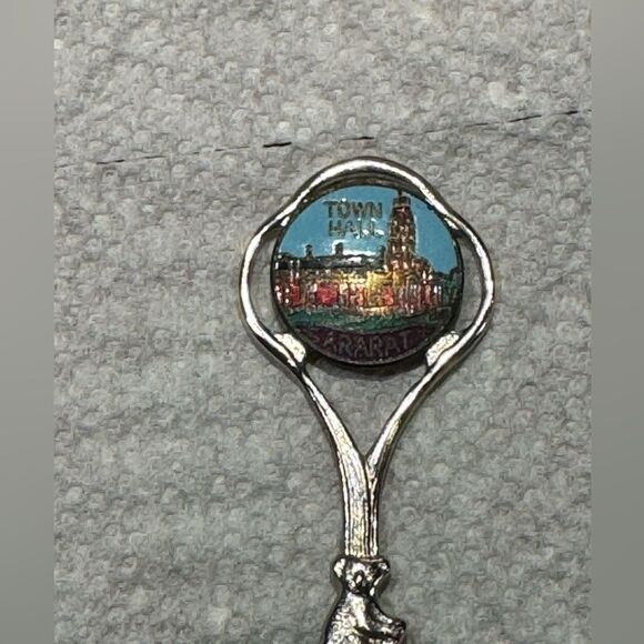 Swann and Hudson Peninsula Plate Souvenir Spoon - Australia -Town Hall - Picture 5 of 7